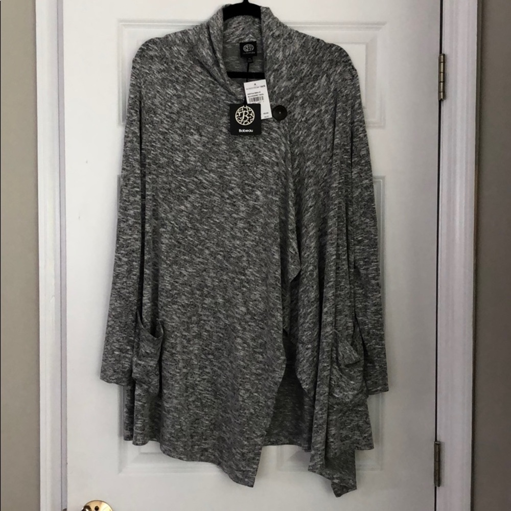 NWT Gray black comfy bobeau wrap with button